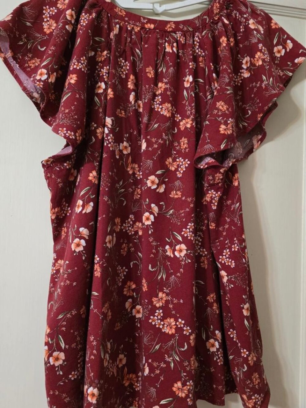 XL Old Navy Burgandy / Wine & Pink Floral-Swing Blouse Top Flutter Sleeve V-Neck